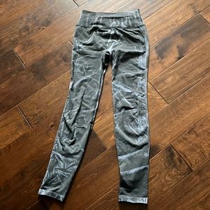 gray lululemon leggings